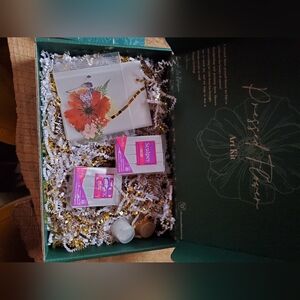 Build you own clay and pressed flower art